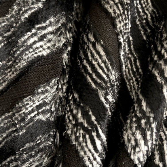 NWOT L.A.M.B Gwen stefani faux fur pattern trench Striped Coat x3 host pick!!♥️ - Picture 5 of 8